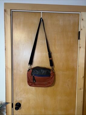 Mandarina Duck Two-Tone Leather Crossbody Bag - Brown & Black